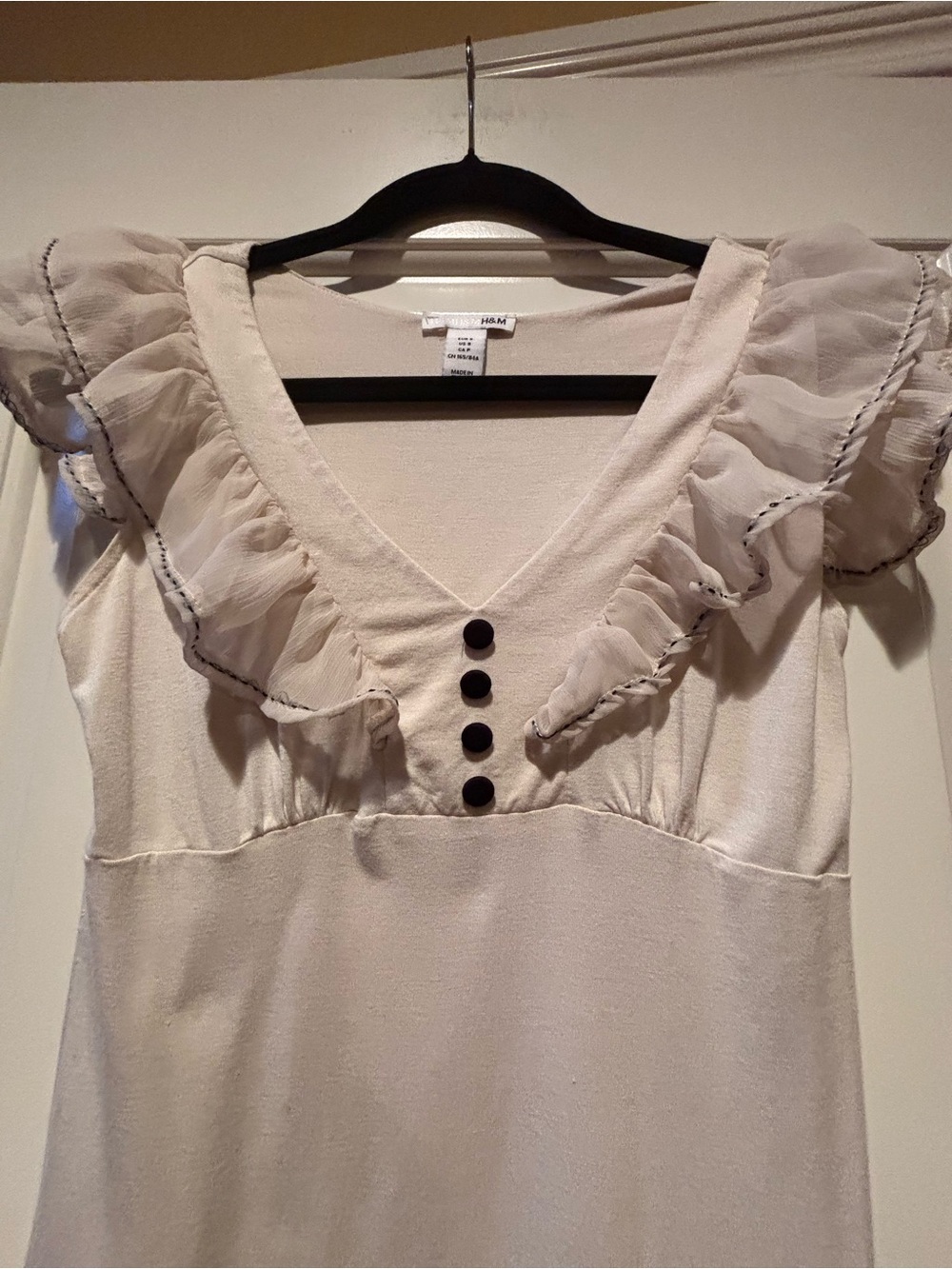H&M Cream Ruffle V-Neck Button Front Top - Picture 2 of 7